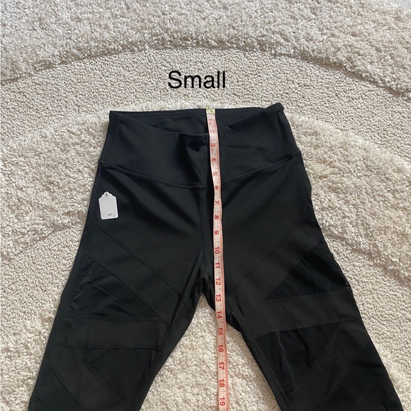 Black leggings fitness small and medium NWT - Picture 6 of 7